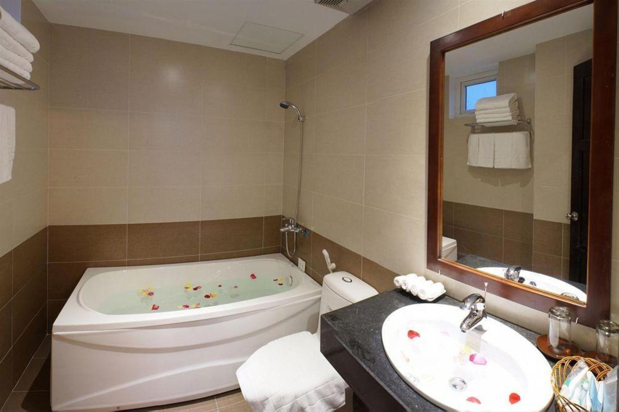 SUNVIEW Hotel Da Nang Buitenkant foto